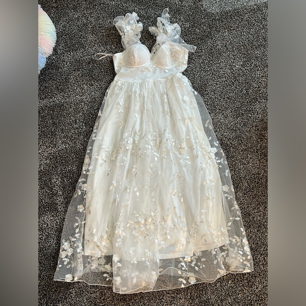 White floral lace midi dress